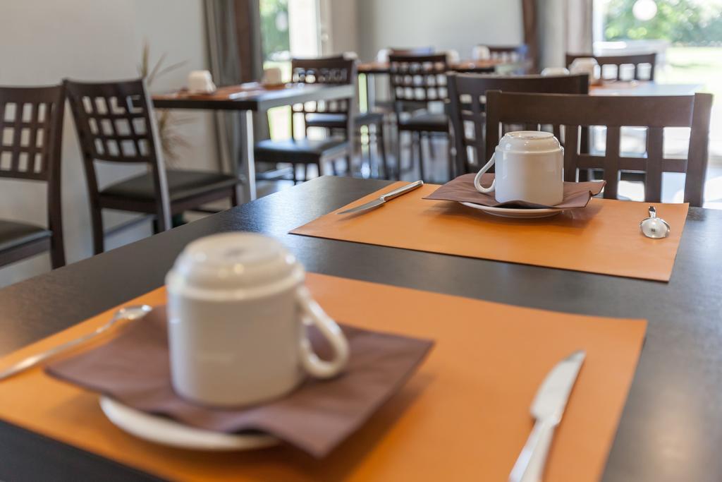 Hotel Alienor Лангон Экстерьер фото
